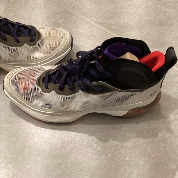 Men’s jordan shoes - Picture 3 of 6